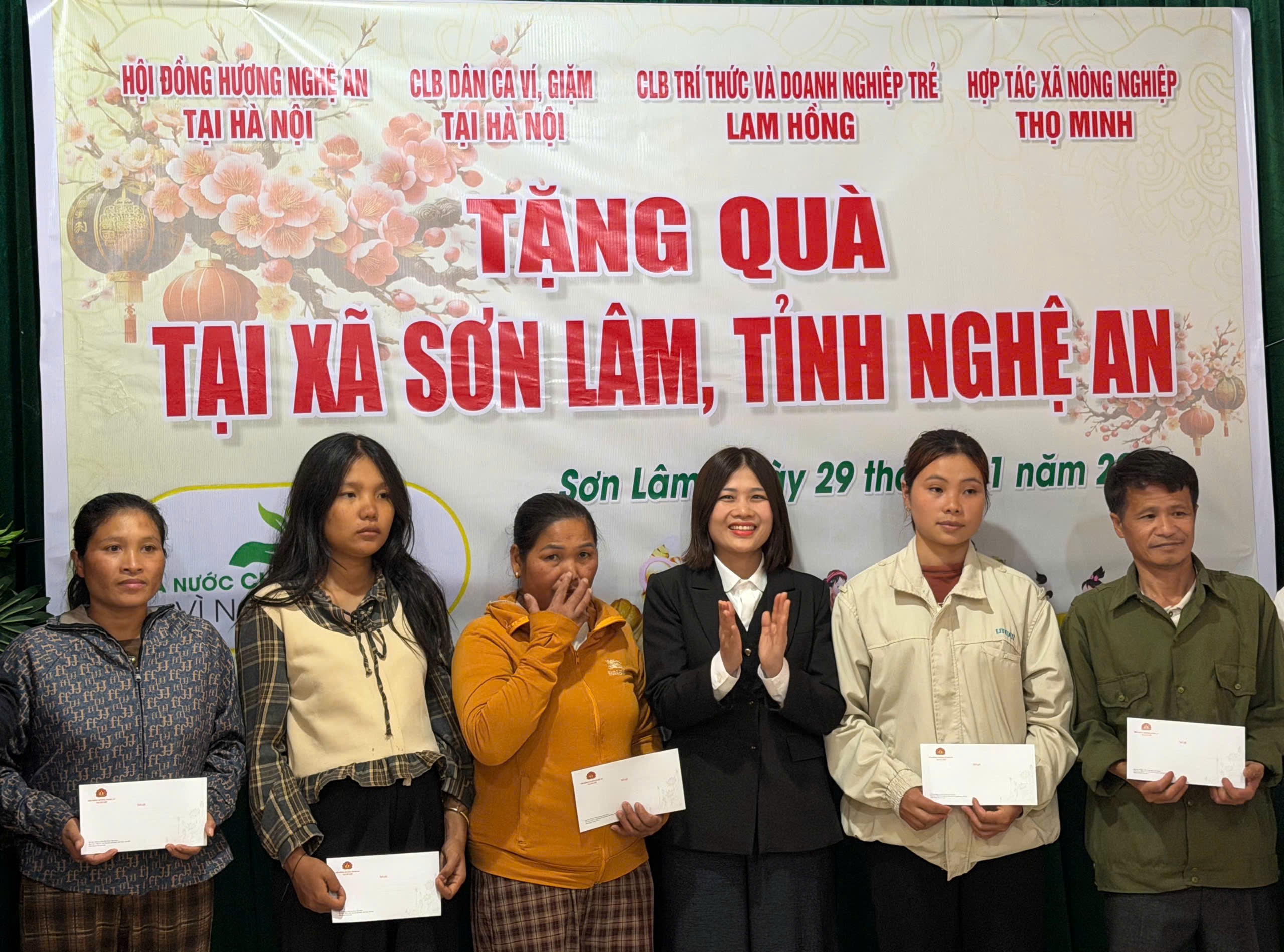 JOBUP ĐỒNG HÀNH CÙNG HỘI ĐỒNG HƯƠNG NGHỆ AN TẠI HÀ NỘI TRAO QUÀ TẾT TỚI NGƯỜI NGHÈO XÃ SƠN LÂM, TỈNH NGHỆ AN